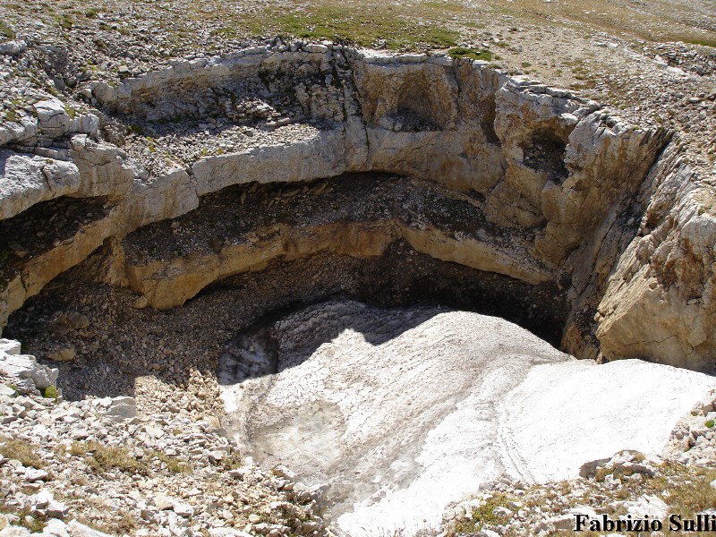 luglio 2007, pozzo e glacionevato.JPG